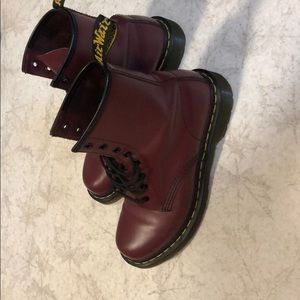 Lightly worn burgundy Dr. Martens! Size 9